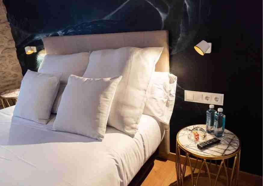 Les Quingles Hotel Calders ภายนอก รูปภาพ